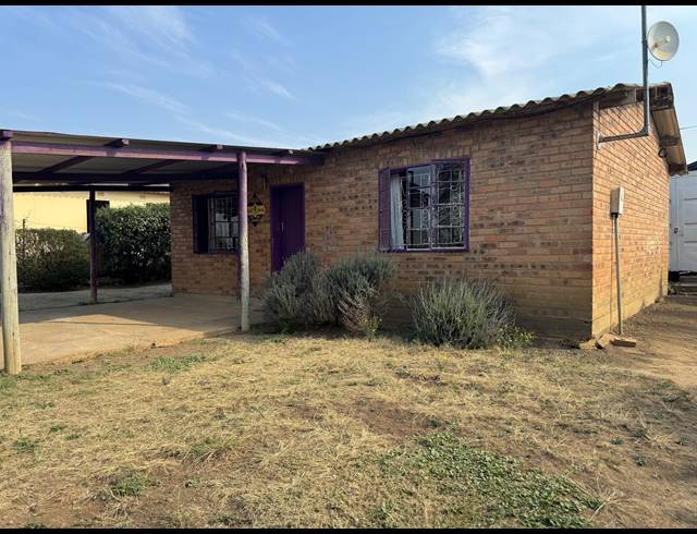2 BEDROOM FREEHOLD FOR SALE IN MPOPHOMENI